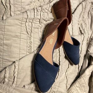 TOMS Jutti D'Orsay Flat- nwot navy & brown